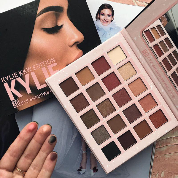 KYLIE Palette 3D de fards à paupières - 20 COLOR